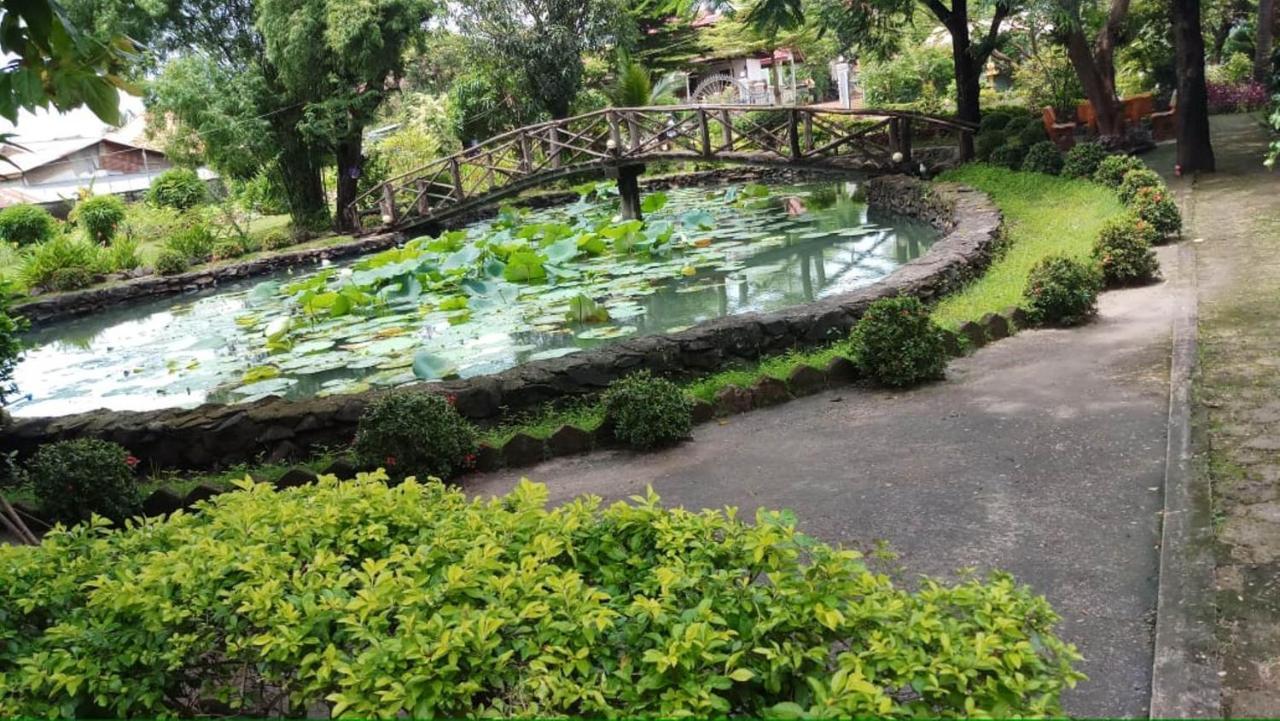 Xuanmai Garden Resort Pakse Exterior photo